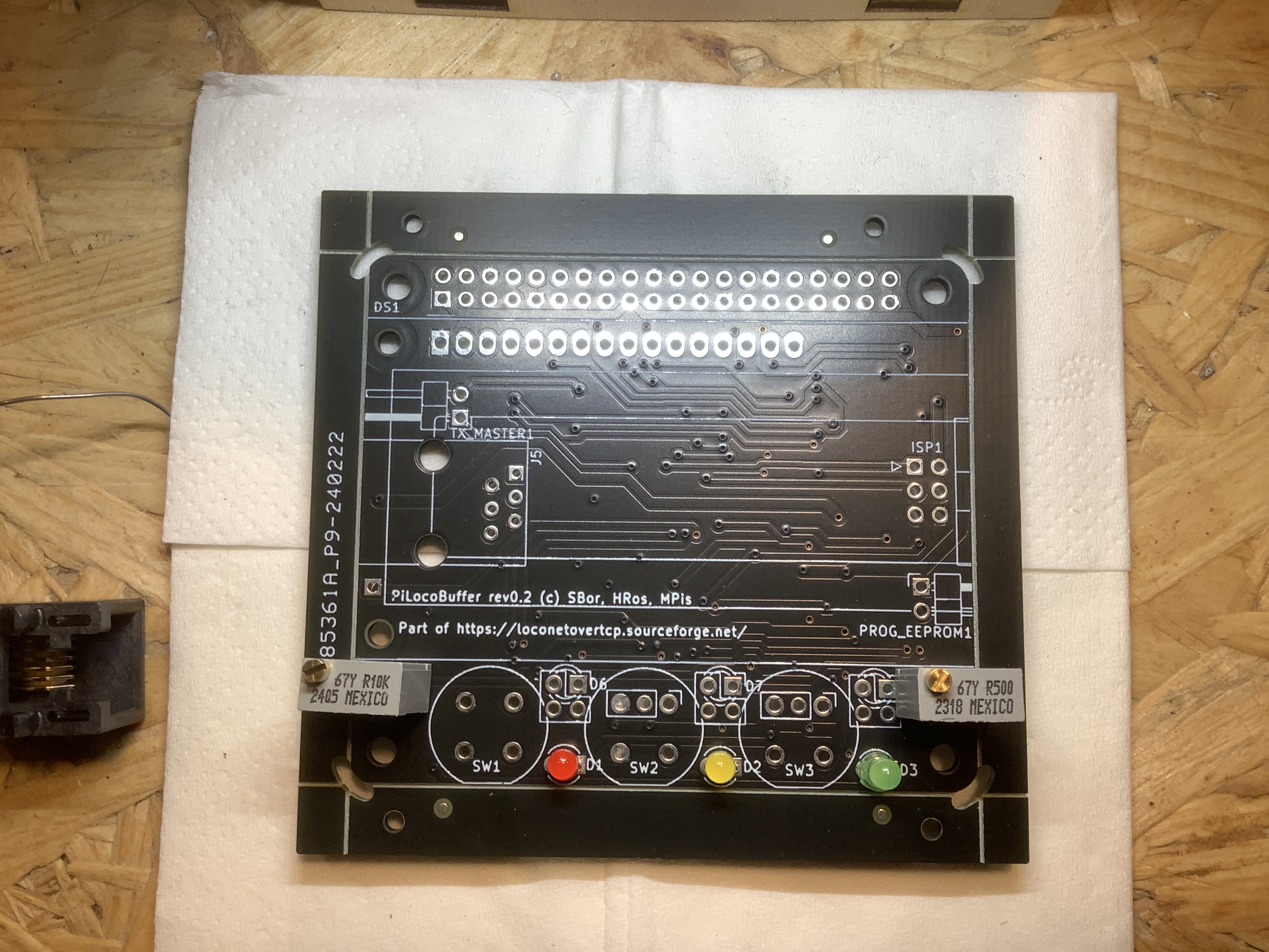 PCB with LEDs and Potis